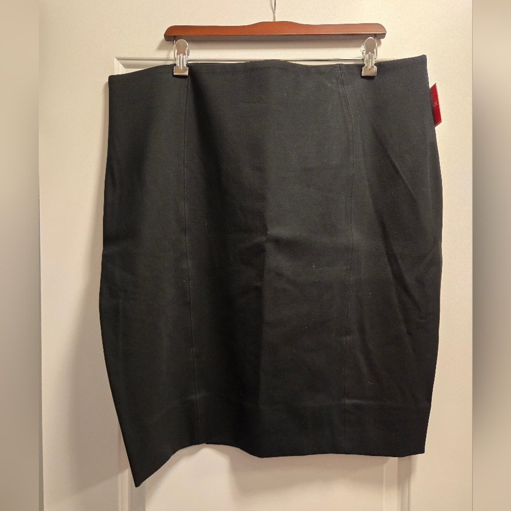NWT Spanx Black Pointe Pencil Skirt